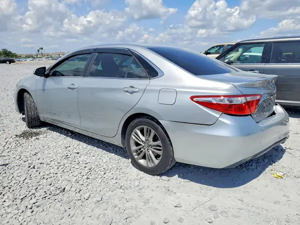 4T1BF1FK0HU737222 2017 TOYOTA CAMRY - Image 2