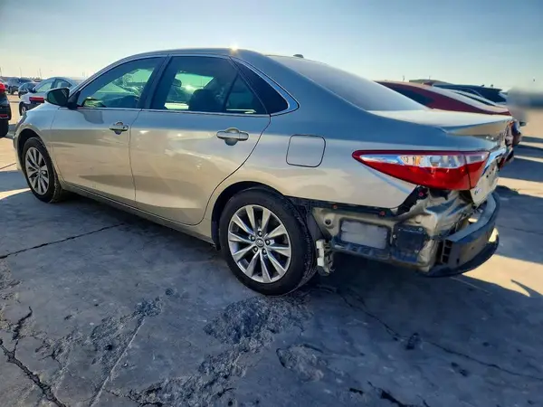 4T1BF1FK0HU737818 2017 TOYOTA CAMRY - Image 2