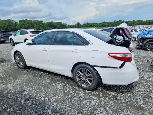4T1BF1FK0HU738306 2017 TOYOTA CAMRY - Image 2