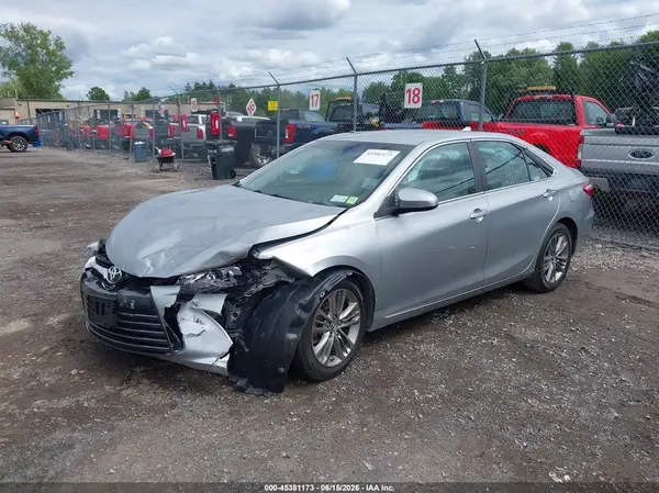4T1BF1FK0HU740234 2017 TOYOTA CAMRY - Image 2