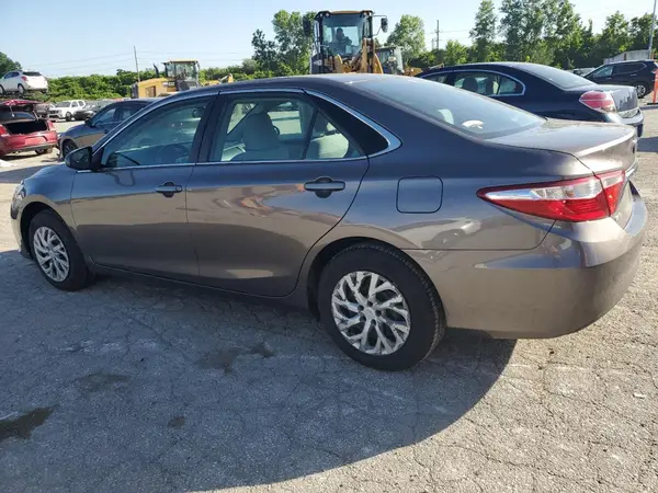 4T1BF1FK0HU741769 2017 TOYOTA CAMRY - Image 2