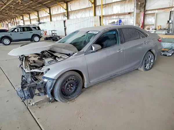 4T1BF1FK0HU742677 2017 TOYOTA CAMRY - Image 1