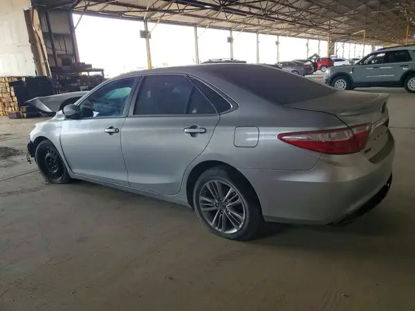 4T1BF1FK0HU742677 2017 TOYOTA CAMRY - Image 2