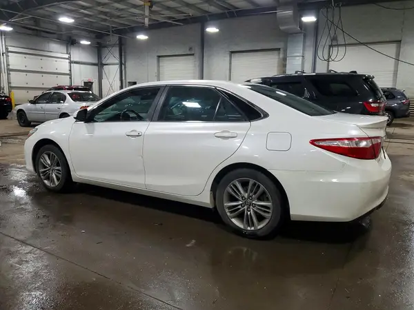 4T1BF1FK0HU743330 2017 TOYOTA CAMRY - Image 2