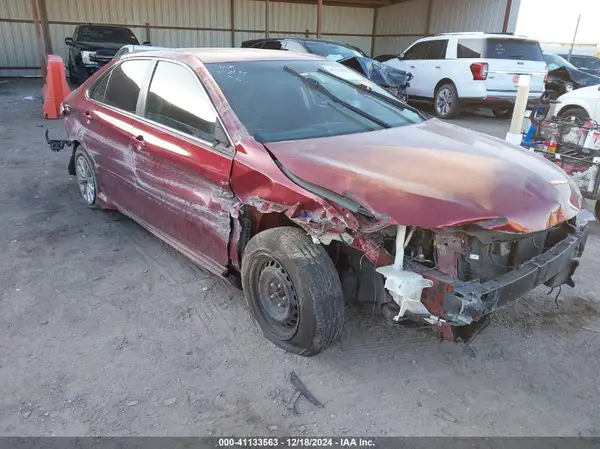 4T1BF1FK0HU743666 2017 TOYOTA CAMRY - Image 1