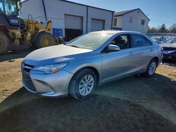 4T1BF1FK0HU743697 2017 TOYOTA CAMRY - Image 1