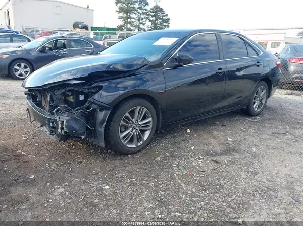 4T1BF1FK0HU746552 2017 TOYOTA CAMRY - Image 2