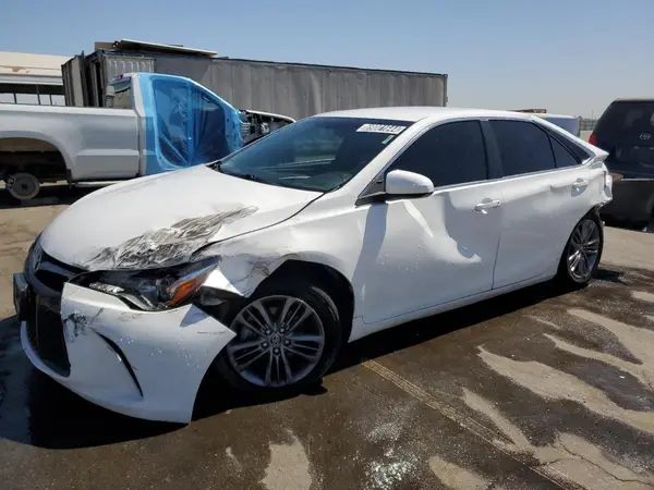 4T1BF1FK0HU747054 2017 TOYOTA CAMRY - Image 1