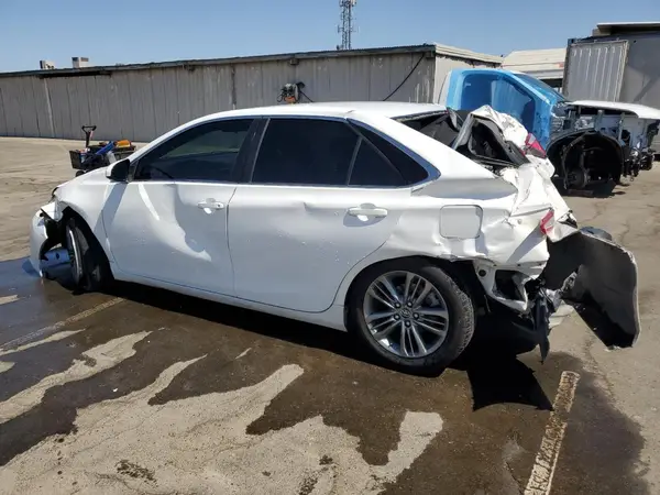 4T1BF1FK0HU747054 2017 TOYOTA CAMRY - Image 2