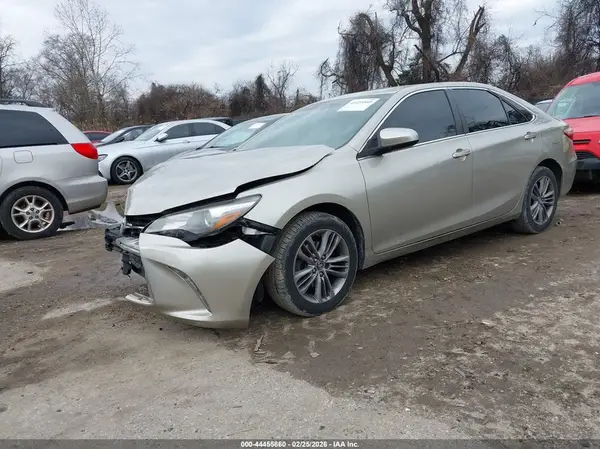 4T1BF1FK0HU747488 2017 TOYOTA CAMRY - Image 2
