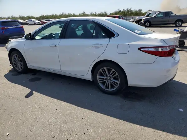 4T1BF1FK0HU747667 2017 TOYOTA CAMRY - Image 2