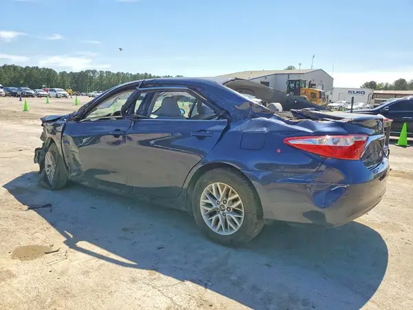 4T1BF1FK0HU749029 2017 TOYOTA CAMRY - Image 2