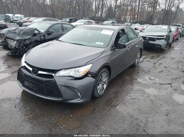 4T1BF1FK0HU752223 2017 TOYOTA CAMRY - Image 2