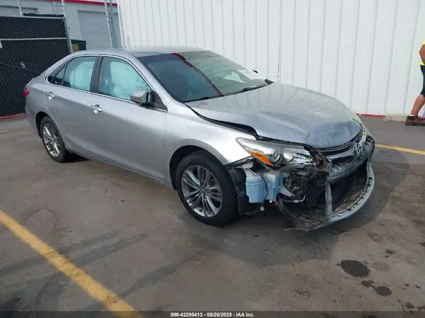 4T1BF1FK0HU753551 2017 TOYOTA CAMRY - Image 1