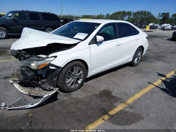 4T1BF1FK0HU754070 2017 TOYOTA CAMRY - Image 2