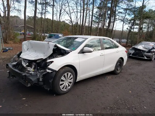4T1BF1FK0HU754649 2017 TOYOTA CAMRY - Image 2
