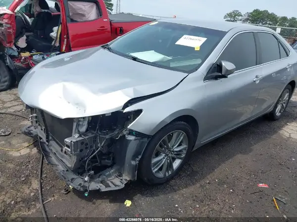 4T1BF1FK0HU758278 2017 TOYOTA CAMRY - Image 2