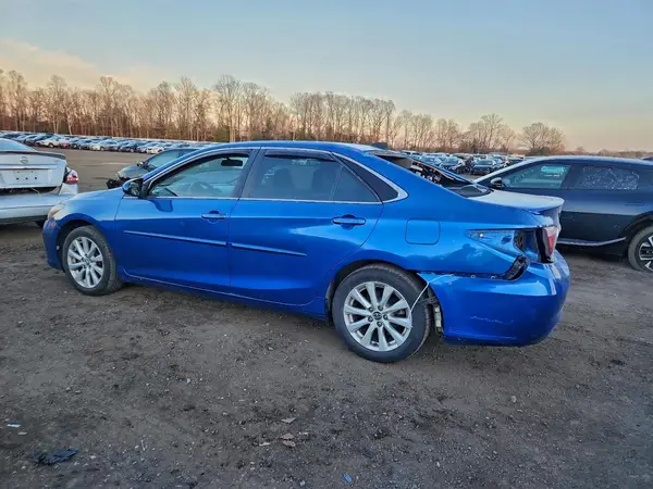 4T1BF1FK0HU758328 2017 TOYOTA CAMRY - Image 2