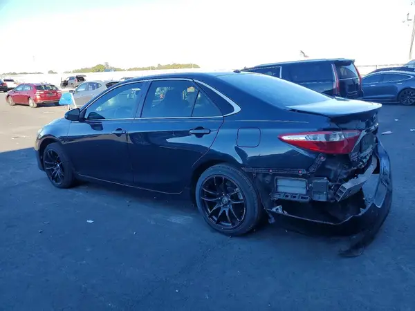 4T1BF1FK0HU759804 2017 TOYOTA CAMRY - Image 2