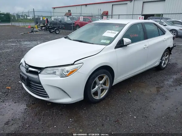 4T1BF1FK0HU760113 2017 TOYOTA CAMRY - Image 2