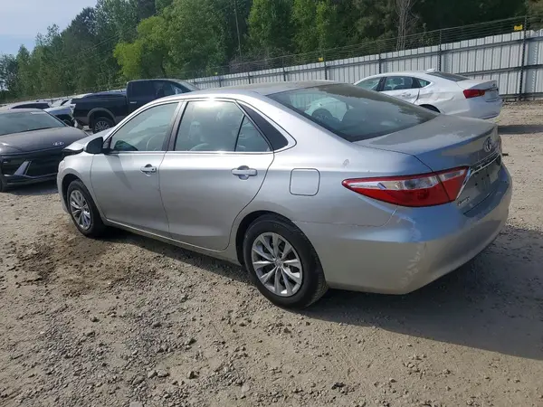 4T1BF1FK0HU762802 2017 TOYOTA CAMRY - Image 2