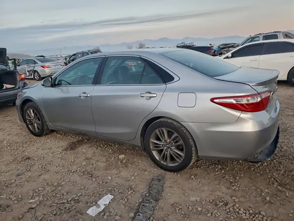 4T1BF1FK0HU765344 2017 TOYOTA CAMRY - Image 2