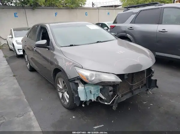 4T1BF1FK0HU766431 2017 TOYOTA CAMRY - Image 1