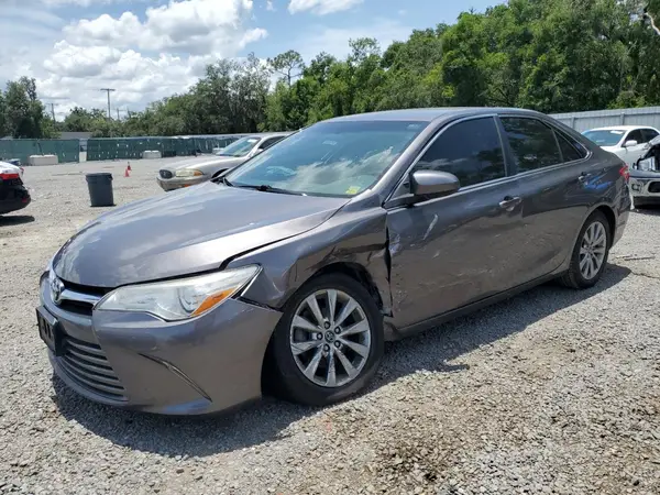 4T1BF1FK0HU767305 2017 TOYOTA CAMRY - Image 1