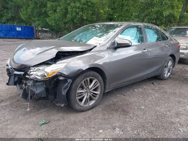 4T1BF1FK0HU769281 2017 TOYOTA CAMRY - Image 2