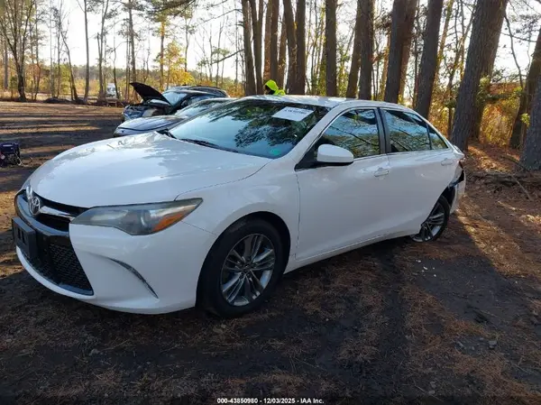 4T1BF1FK0HU776571 2017 TOYOTA CAMRY - Image 2