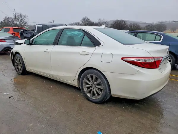 4T1BF1FK0HU779082 2017 TOYOTA CAMRY - Image 2