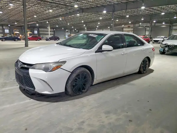 4T1BF1FK0HU780765 2017 TOYOTA CAMRY - Image 1