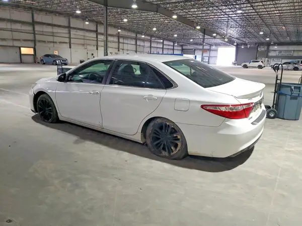 4T1BF1FK0HU780765 2017 TOYOTA CAMRY - Image 2