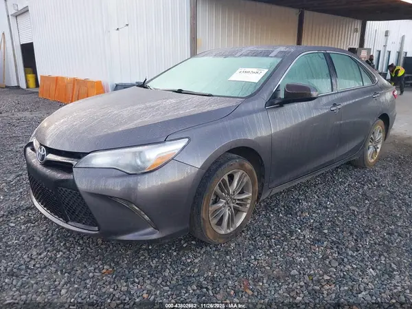 4T1BF1FK0HU780913 2017 TOYOTA CAMRY - Image 2