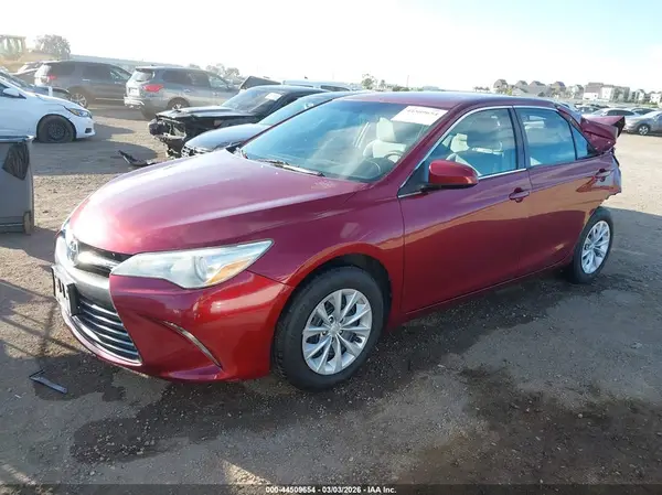 4T1BF1FK0HU781124 2017 TOYOTA CAMRY - Image 2