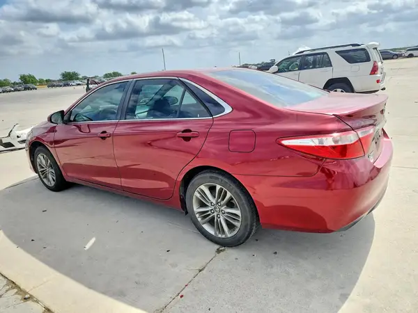 4T1BF1FK0HU781334 2017 TOYOTA CAMRY - Image 2