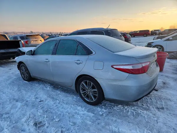4T1BF1FK0HU784170 2017 TOYOTA CAMRY - Image 2