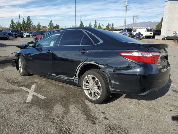 4T1BF1FK0HU785884 2017 TOYOTA CAMRY - Image 2