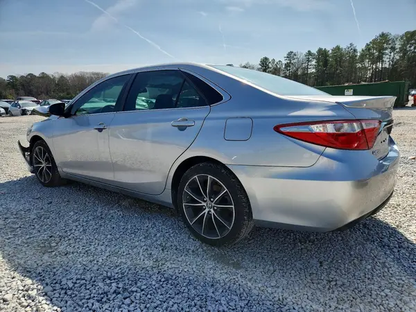 4T1BF1FK0HU786064 2017 TOYOTA CAMRY - Image 2