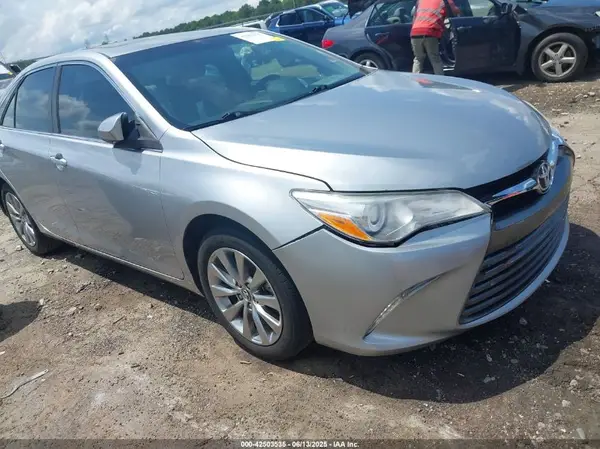 4T1BF1FK0HU788669 2017 TOYOTA CAMRY - Image 1