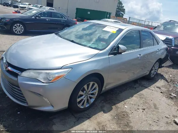 4T1BF1FK0HU788669 2017 TOYOTA CAMRY - Image 2