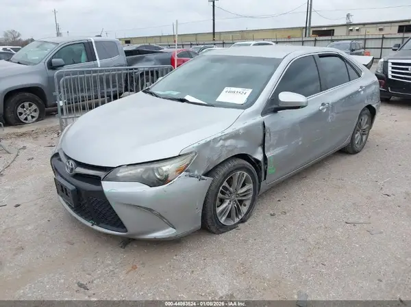 4T1BF1FK0HU790972 2017 TOYOTA CAMRY - Image 2