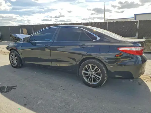 4T1BF1FK0HU796206 2017 TOYOTA CAMRY - Image 2