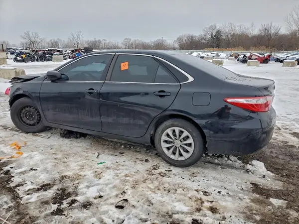 4T1BF1FK0HU796562 2017 TOYOTA CAMRY - Image 2