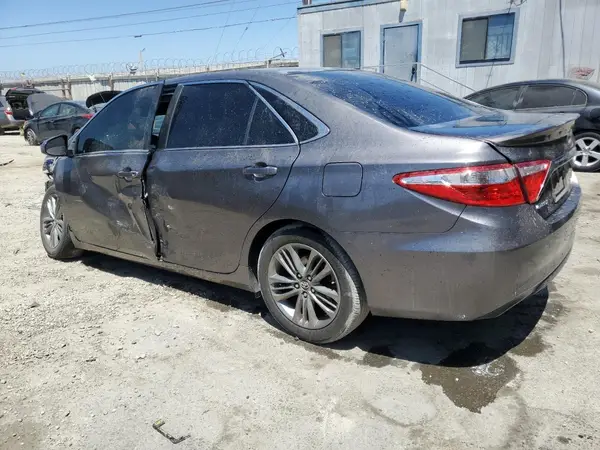 4T1BF1FK0HU799123 2017 TOYOTA CAMRY - Image 2