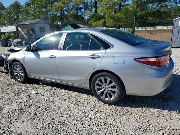 4T1BF1FK0HU802585 2017 TOYOTA CAMRY - Image 2