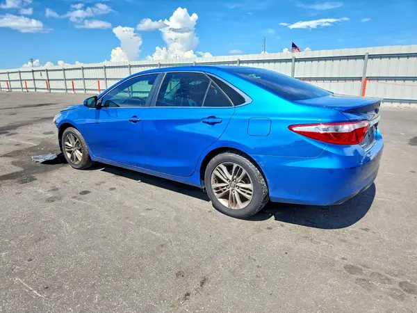 4T1BF1FK0HU802781 2017 TOYOTA CAMRY - Image 2