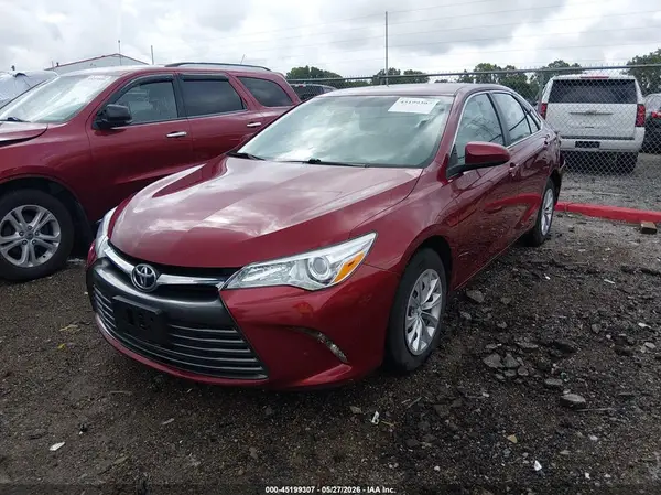 4T1BF1FK0HU803171 2017 TOYOTA CAMRY - Image 2