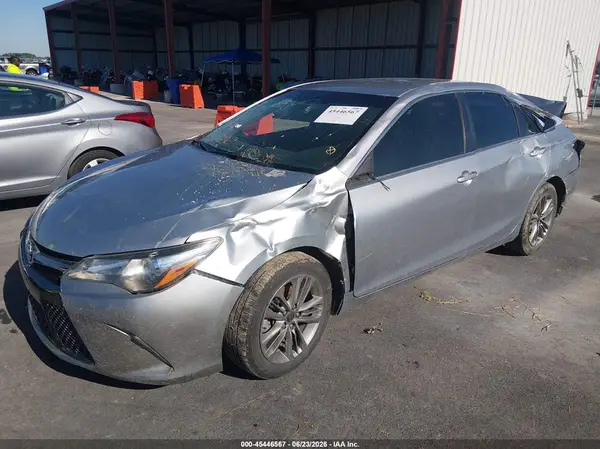 4T1BF1FK0HU803963 2017 TOYOTA CAMRY - Image 2