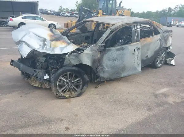 4T1BF1FK0HU804739 2017 TOYOTA CAMRY - Image 2
